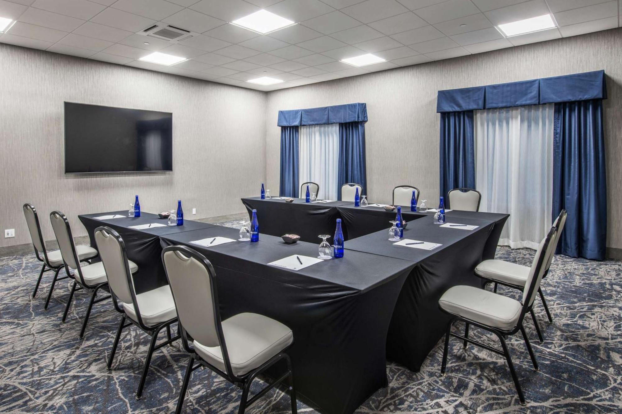 Doubletree By Hilton Monroe Township Cranbury Hotel Rossmoor Bagian luar foto