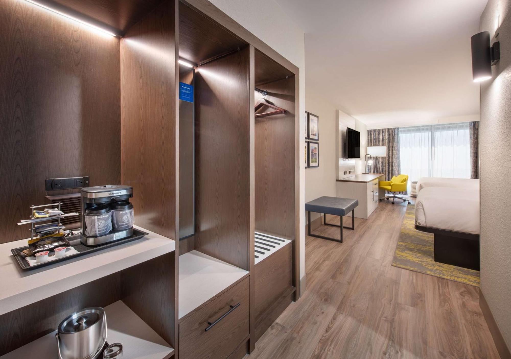 Doubletree By Hilton Monroe Township Cranbury Hotel Rossmoor Bagian luar foto
