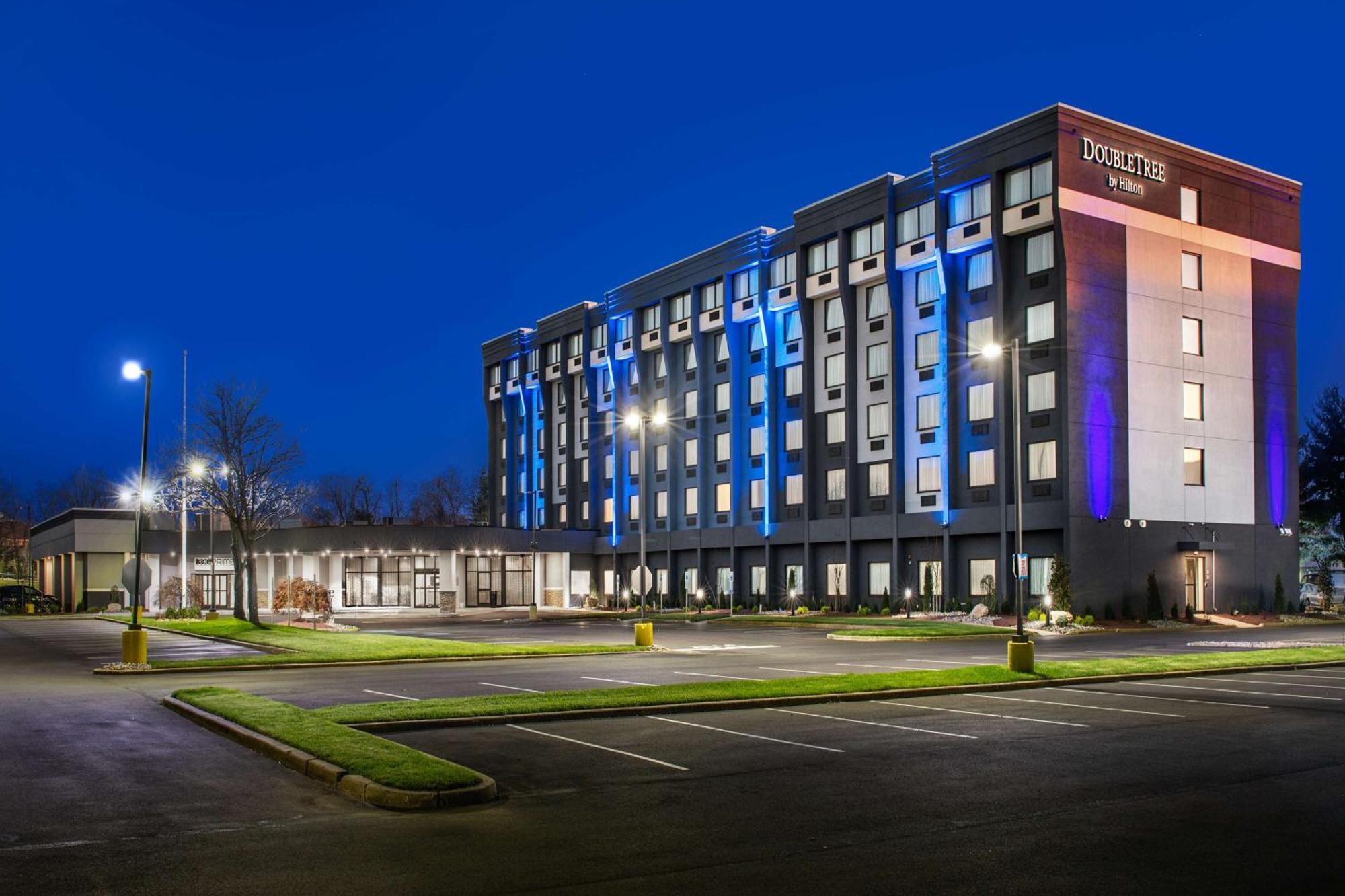 Doubletree By Hilton Monroe Township Cranbury Hotel Rossmoor Bagian luar foto